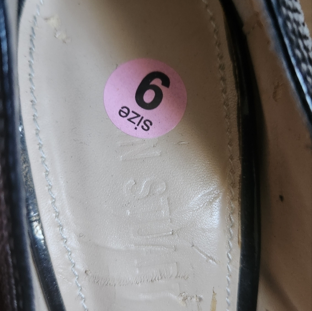 Colin Stuart Heels - Picture 2 of 16